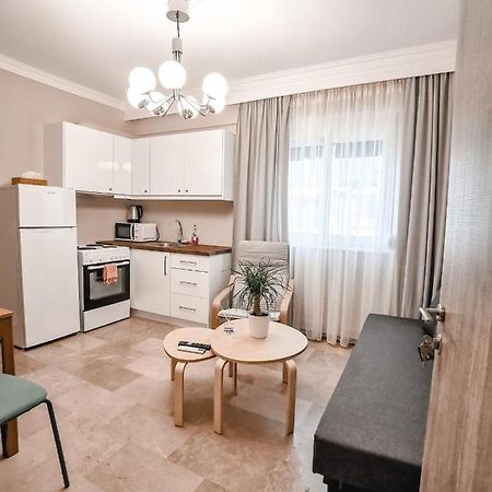 Tip Top Apartment Chalkida Luaran gambar